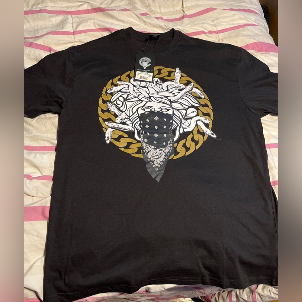 Crooks and castles tee